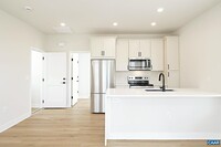 Building Photo - 919 Belmont Ave