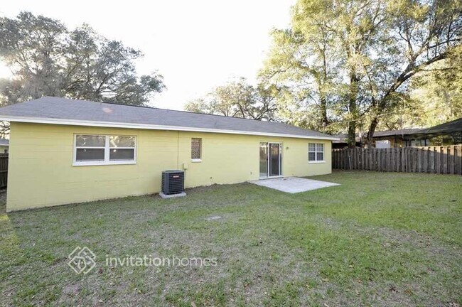 Building Photo - 2213 Boxwood Way