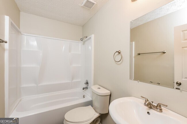 Building Photo - 6258 Leverett Dr