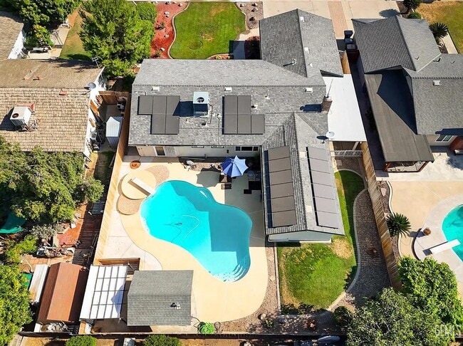 Building Photo - 1807 E Sonora Ave