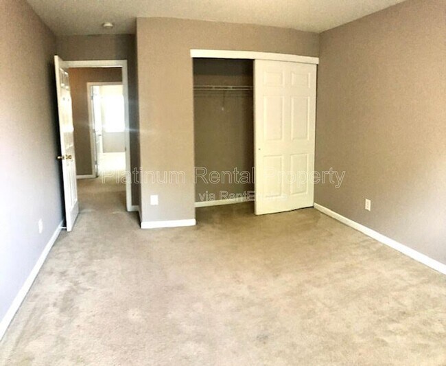 Building Photo - 6205 Park Leaf Walk