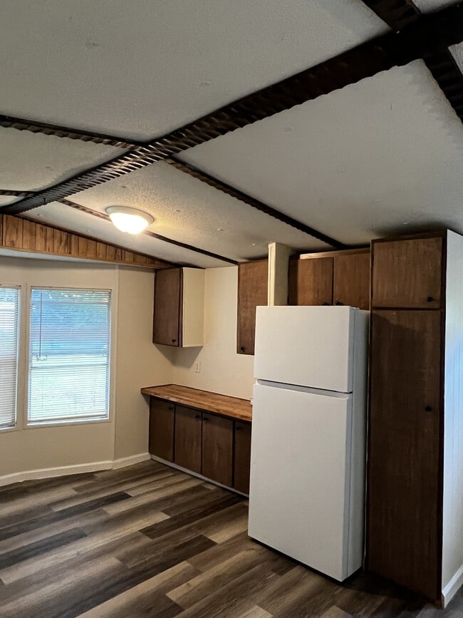 Building Photo - 1031 Aaron Ln