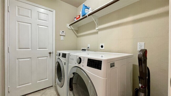 Building Photo - 21618 Ivory Gate Ln