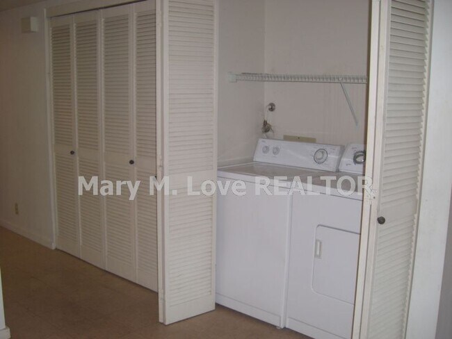 Building Photo - IKENA LALO 2 bedroom/ 2bath 77-6581 Seavie...