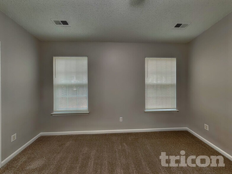 Building Photo - 11347 Red Finch Ln