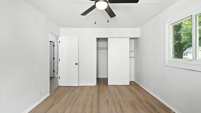 Building Photo - New 3 bedroom listing!