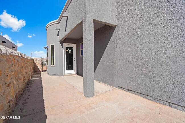 Building Photo - 12842 Osmotherley Ave