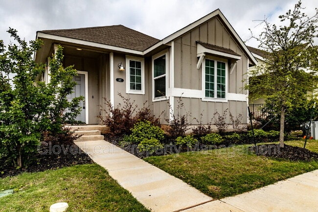 Primary Photo - 412 Hortus Dr