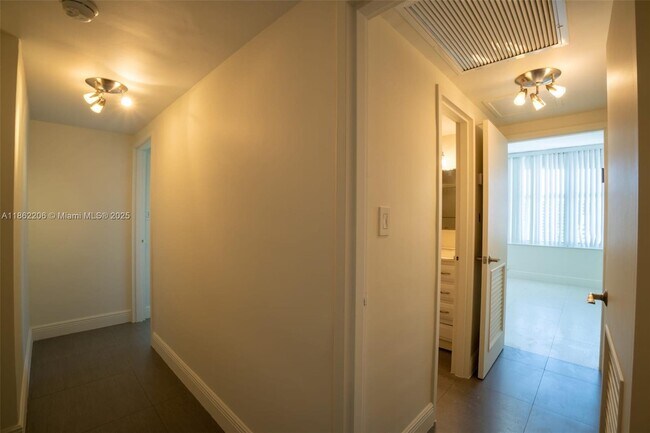 Building Photo - 4747 Collins Ave