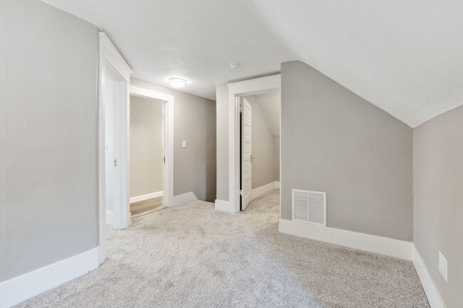 Building Photo - Charming Home in Spokane’s Heart – Unfurnished