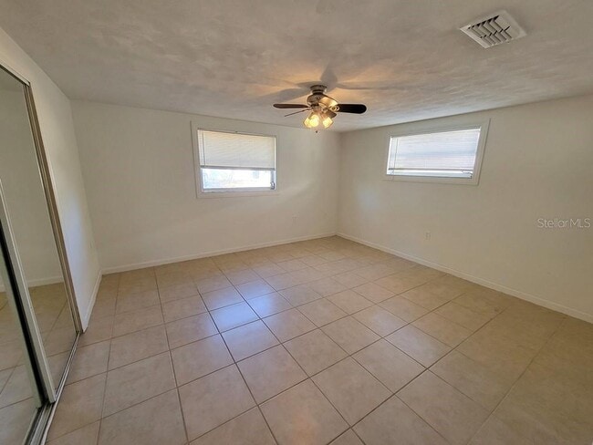 Building Photo - 5912 Della Dr