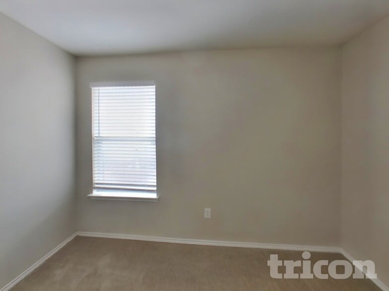 Building Photo - 6546 Benwood Crest