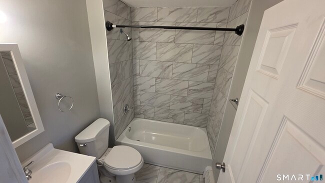 Building Photo - 499 Zion St