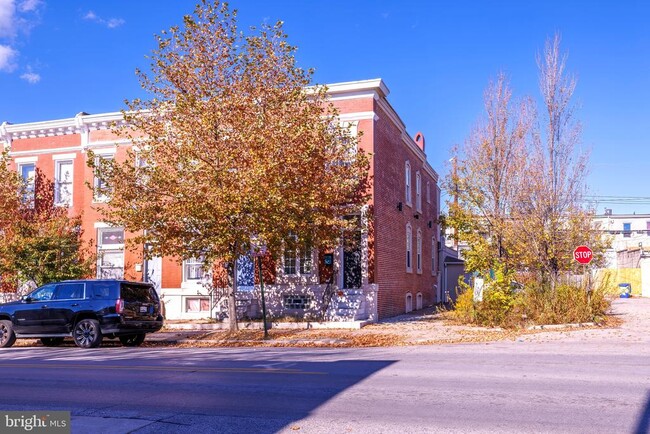 Building Photo - 2942 E Fayette St