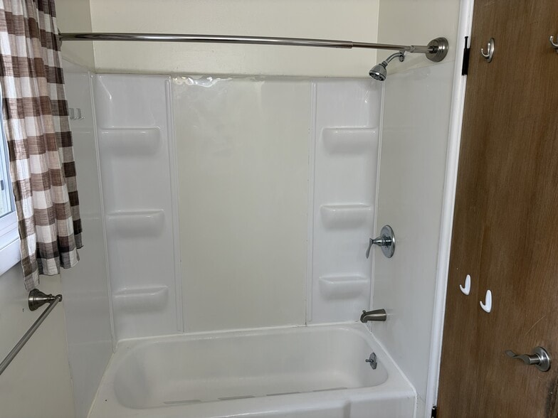 Building Photo - 2612 Erin