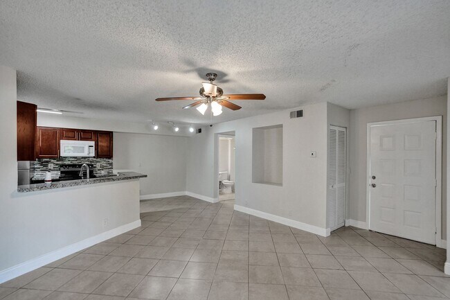 Building Photo - SPACIOUS 2 BED/2 BATH WITH BALCONY IN RESORT-STYLE COMMUNITY!