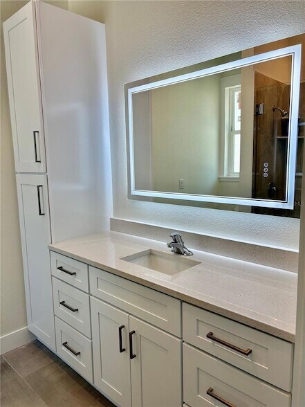 Building Photo - 14733 Sunset Dr