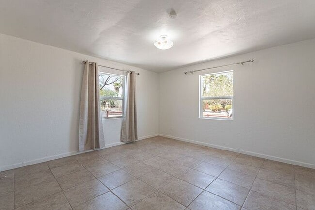 Building Photo - Desert Light & Outdoor Living – Tucson 2 B...