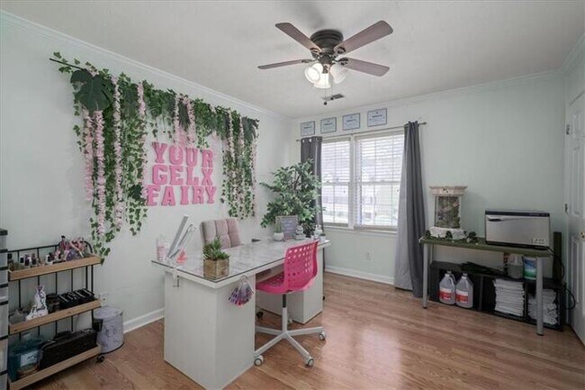 Building Photo - 4 bedroom house in Lawrenceville with cozy...
