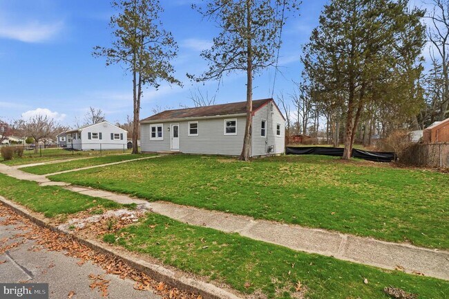 Building Photo - 4 Coville Dr