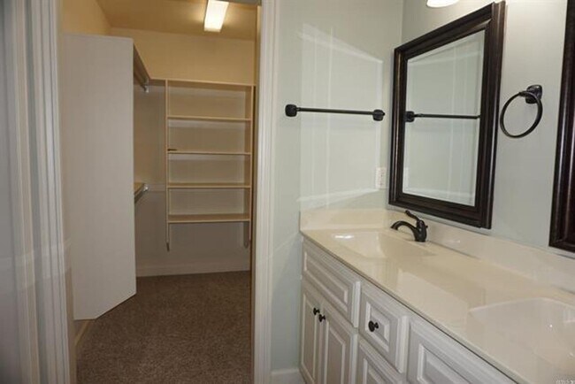 Building Photo - Beautiful Home in a Highly Desirable, Hard...