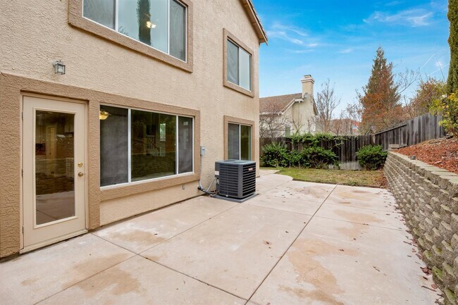 Building Photo - 408 Hansen Cir