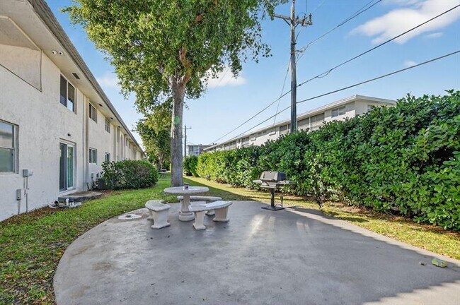 Building Photo - 55 SE 14th St