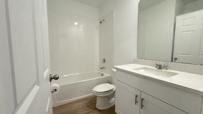 Building Photo - 213 Links Ter Blvd