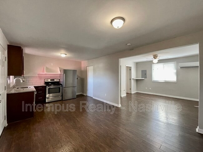 Primary Photo - 910 Shelby Ave