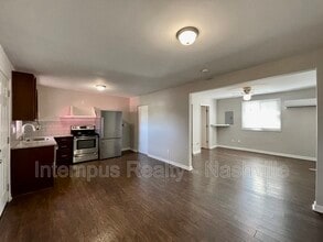 Building Photo - 910 Shelby Ave