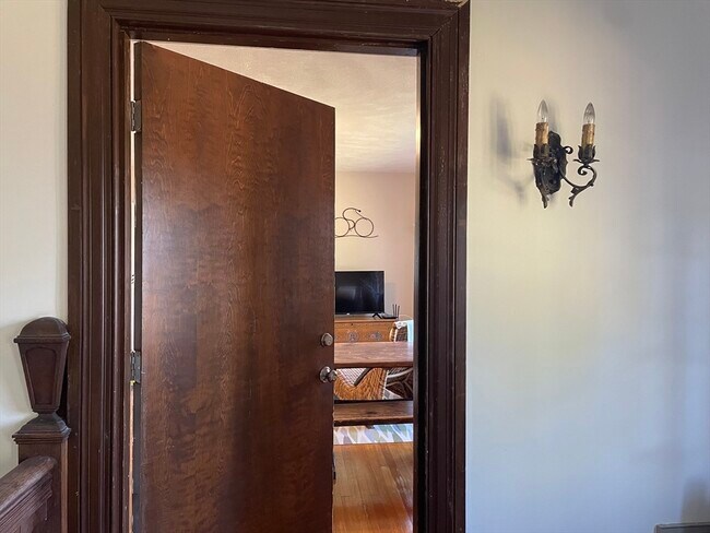 Building Photo - 1420-1426 Centre St