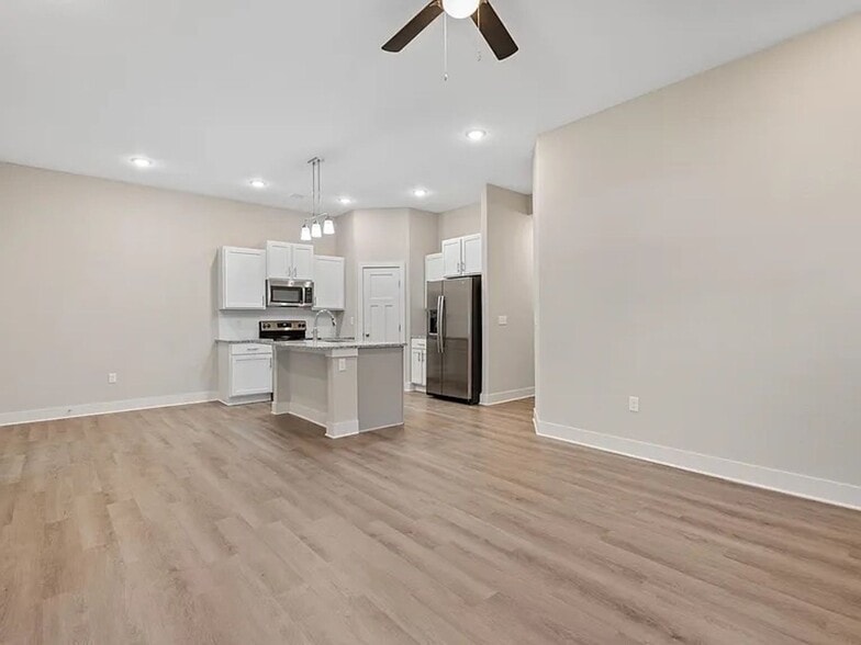 Building Photo - 3518 W 45th St S