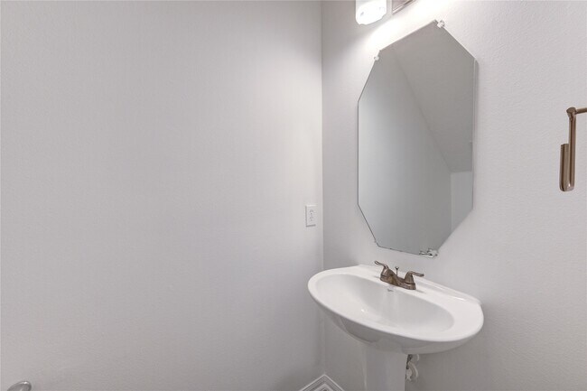 Building Photo - 82 W Twinvale Loop