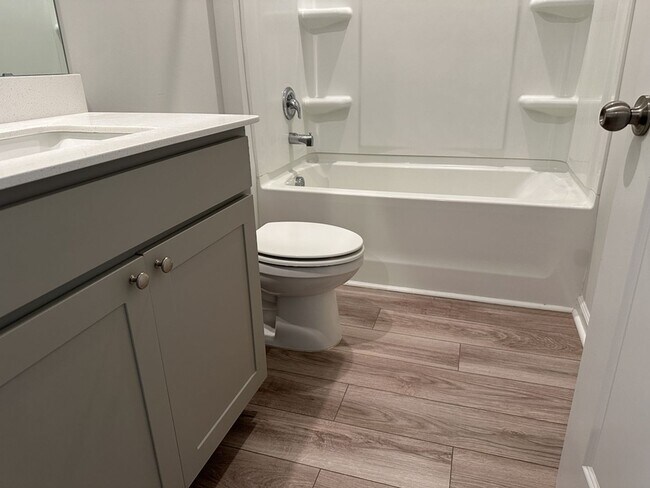 Building Photo - 964 Longleaf Dr