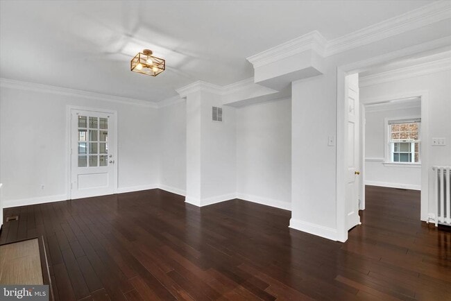 Building Photo - 1002 Chillum Rd