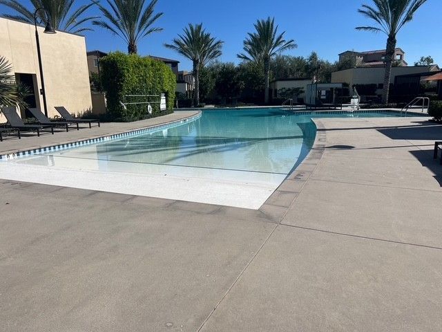 Building Photo - 520 Serrano Summit Dr