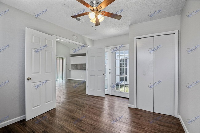 Building Photo - 2255 Nantucket Village Dr