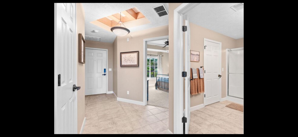 Building Photo - 250 Lakewood Dr