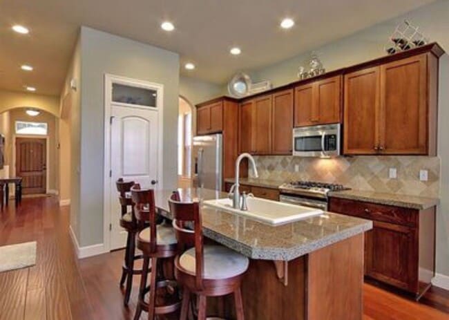 Building Photo - 11543 NW Knightsview Ln