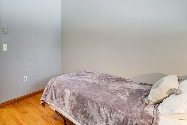 Building Photo - 353 Cherry Lane Rd