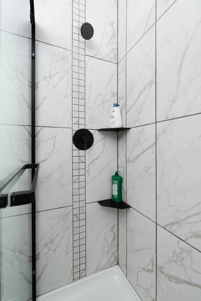 Building Photo - 5842 Leisure Ln