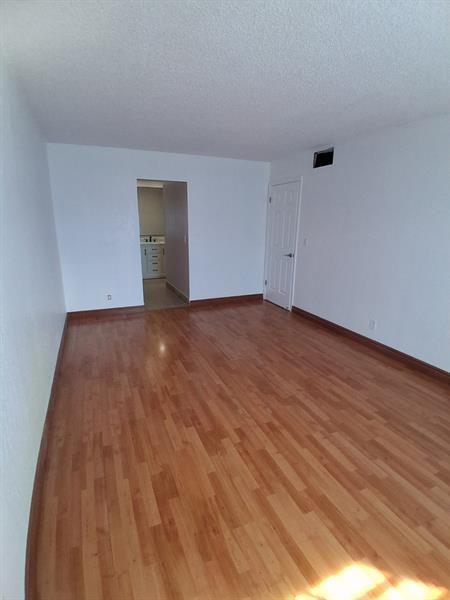 Building Photo - 110 Cypress Club Dr