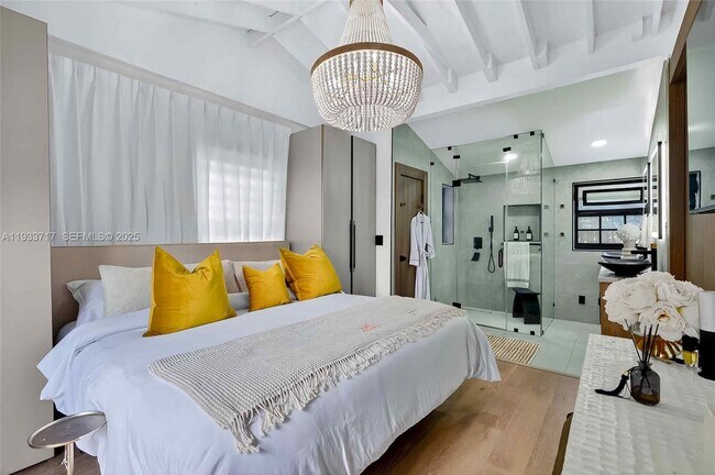 Building Photo - 800 NE 97th St