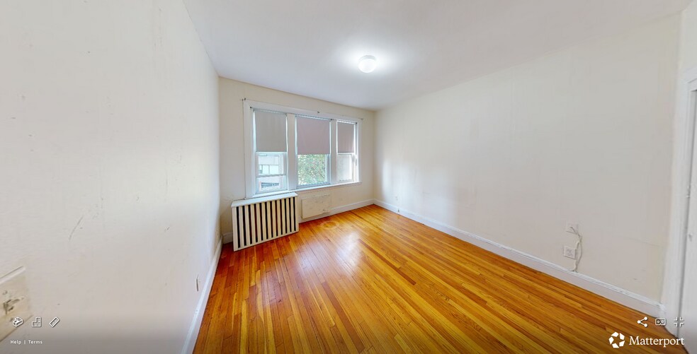 Building Photo - 1563 Beacon St