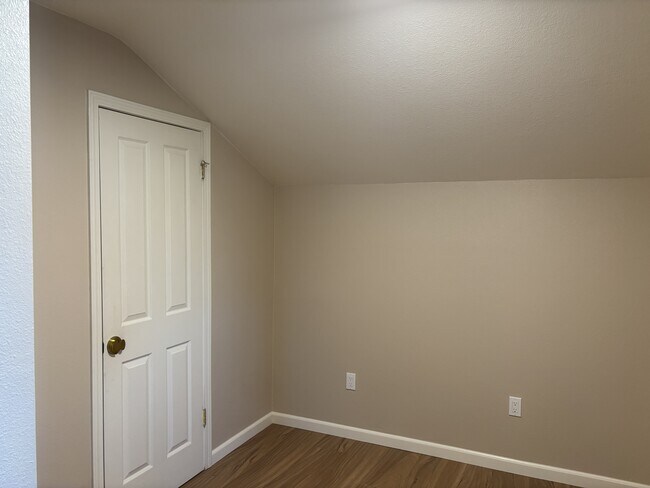 Building Photo - 2615 Alton Ln