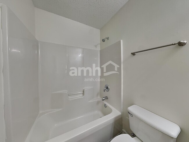 Building Photo - 104 Edenberry Way