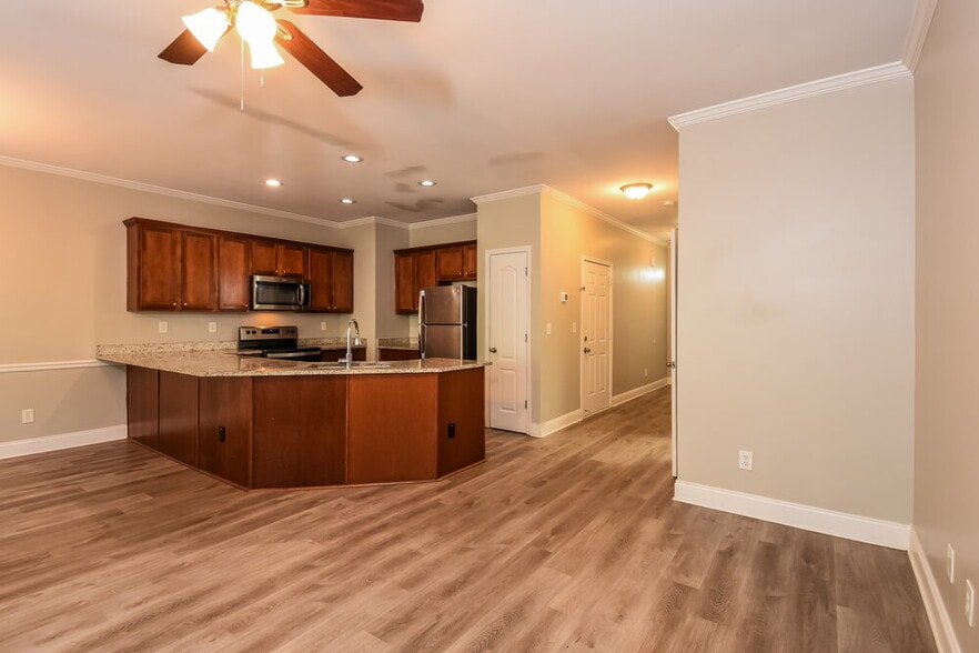 Building Photo - 242 Derby Ct