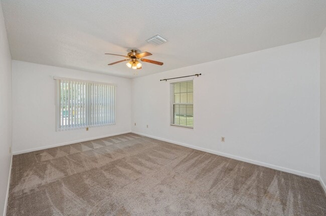 Building Photo - Central 4 bedroom in Niceville!