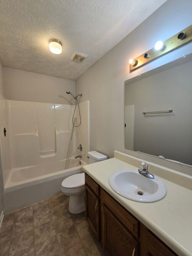 Building Photo - 6850 Shawcross Ln
