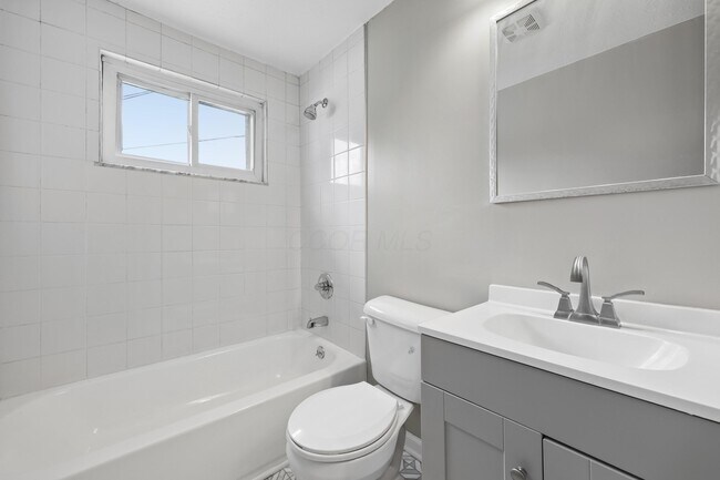 Building Photo - 5014 Norcrest Dr